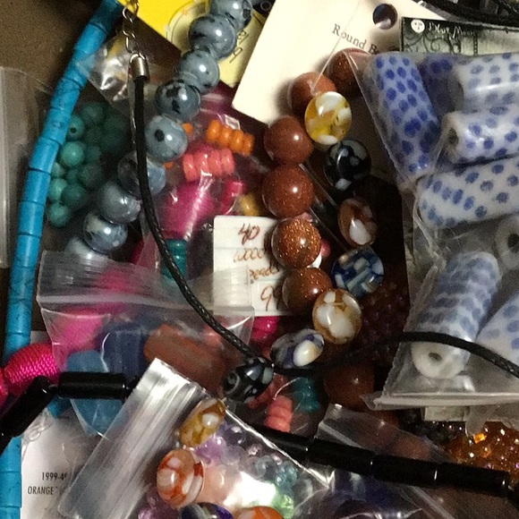Mystery box … jewelry supplies and more .. I have so much … - Picture 5 of 6